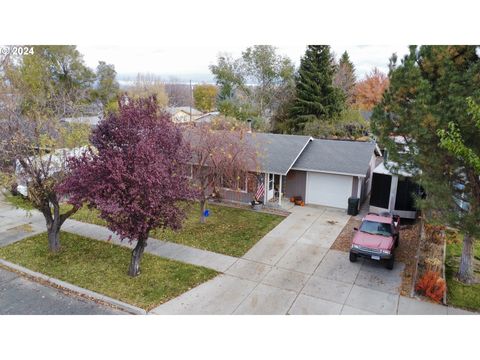 A home in Baker City