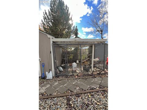 A home in Baker City