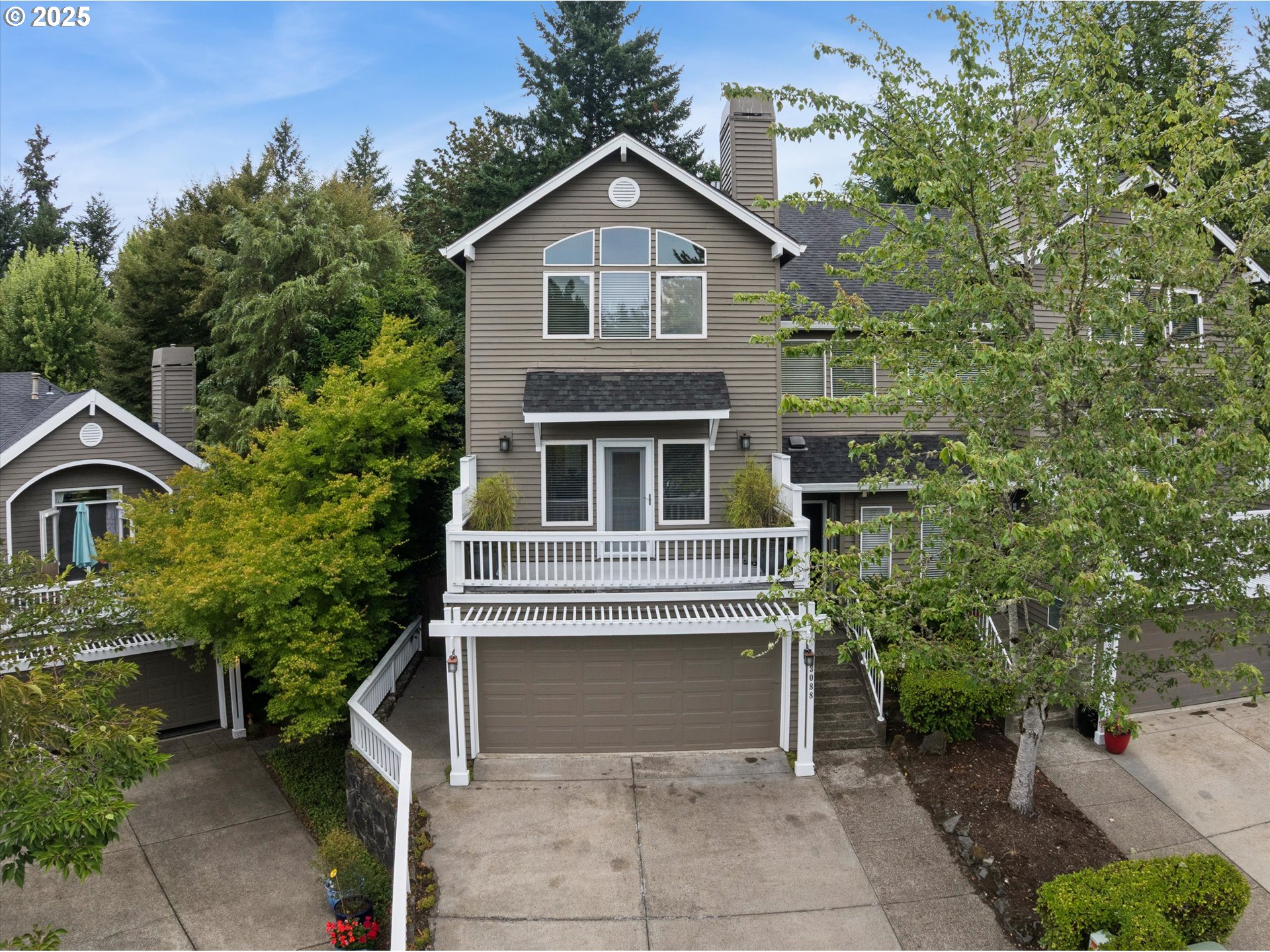 3088 CLUB HOUSE CT