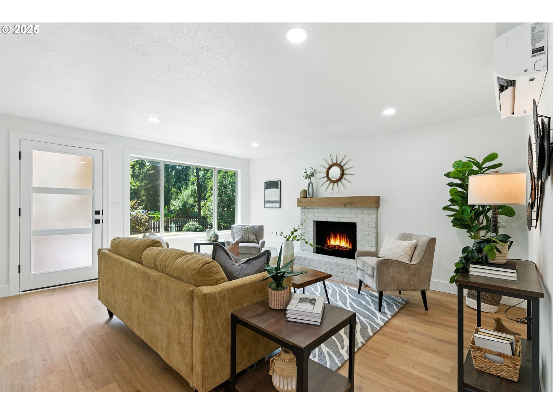 2001 SE SPARROW ST