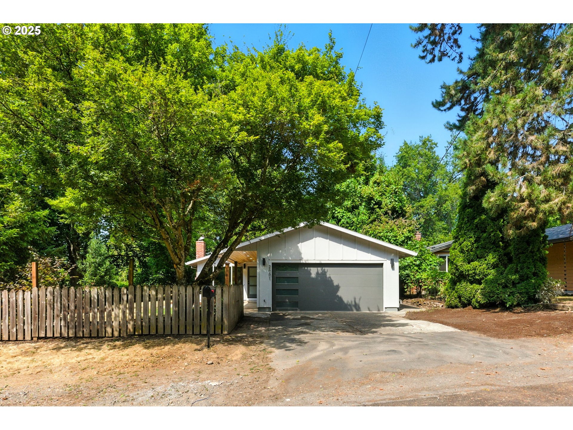 2001 SE SPARROW ST