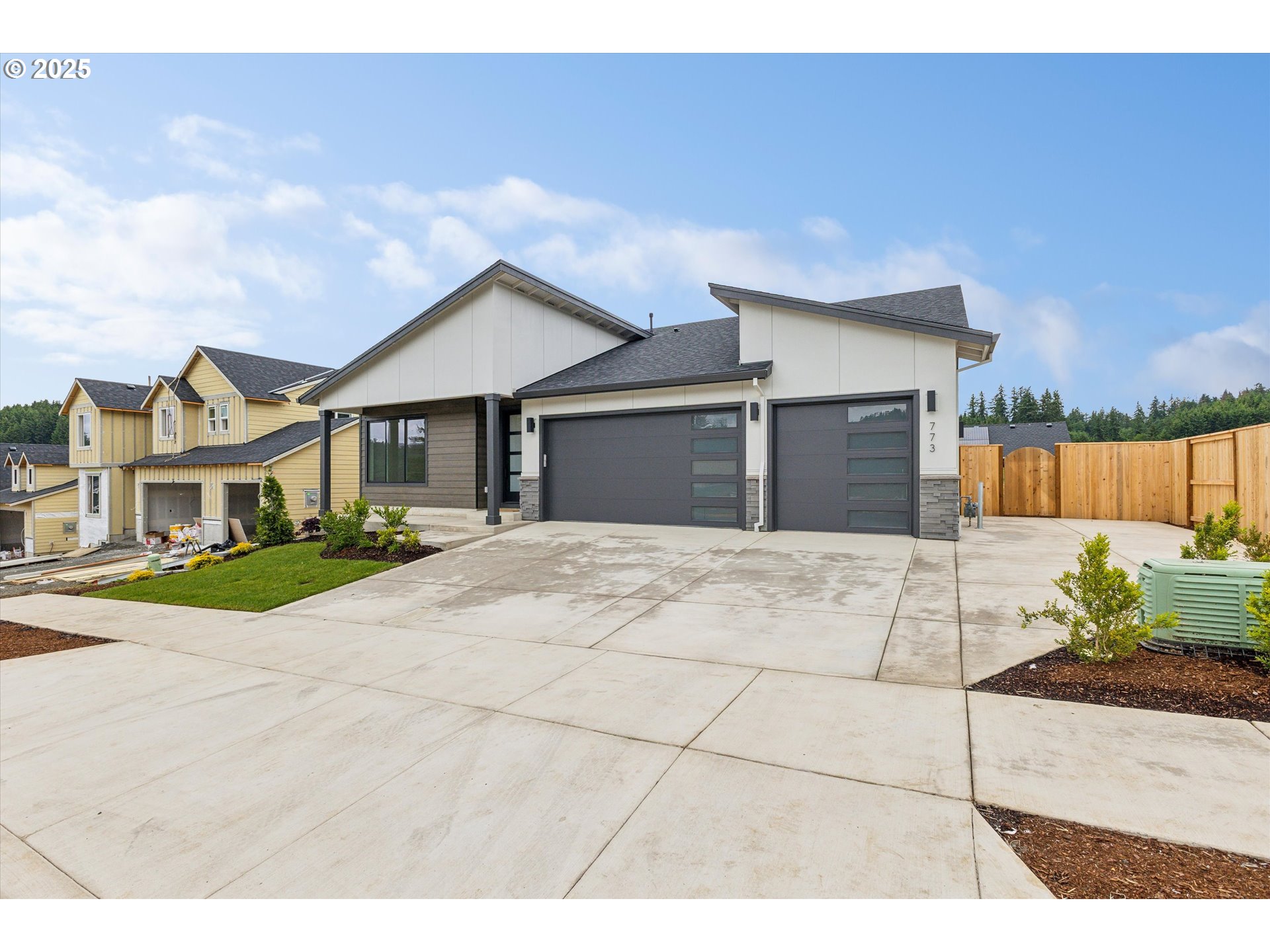 773 RILEY DR