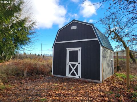 A home in Winlock