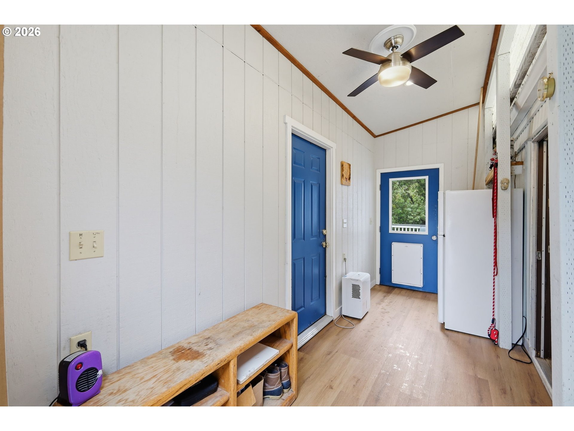 1600 RHODODENDRON DR 76