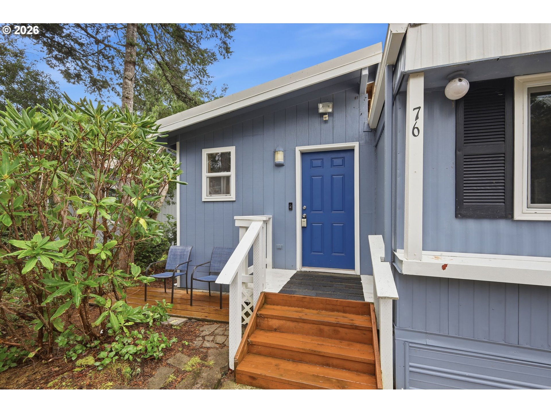 1600 RHODODENDRON DR 76