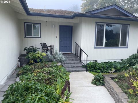 A home in Roseburg