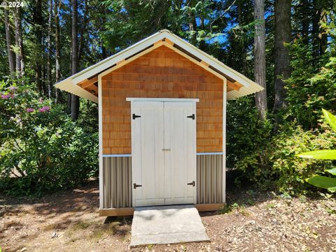 A home in Port Orford