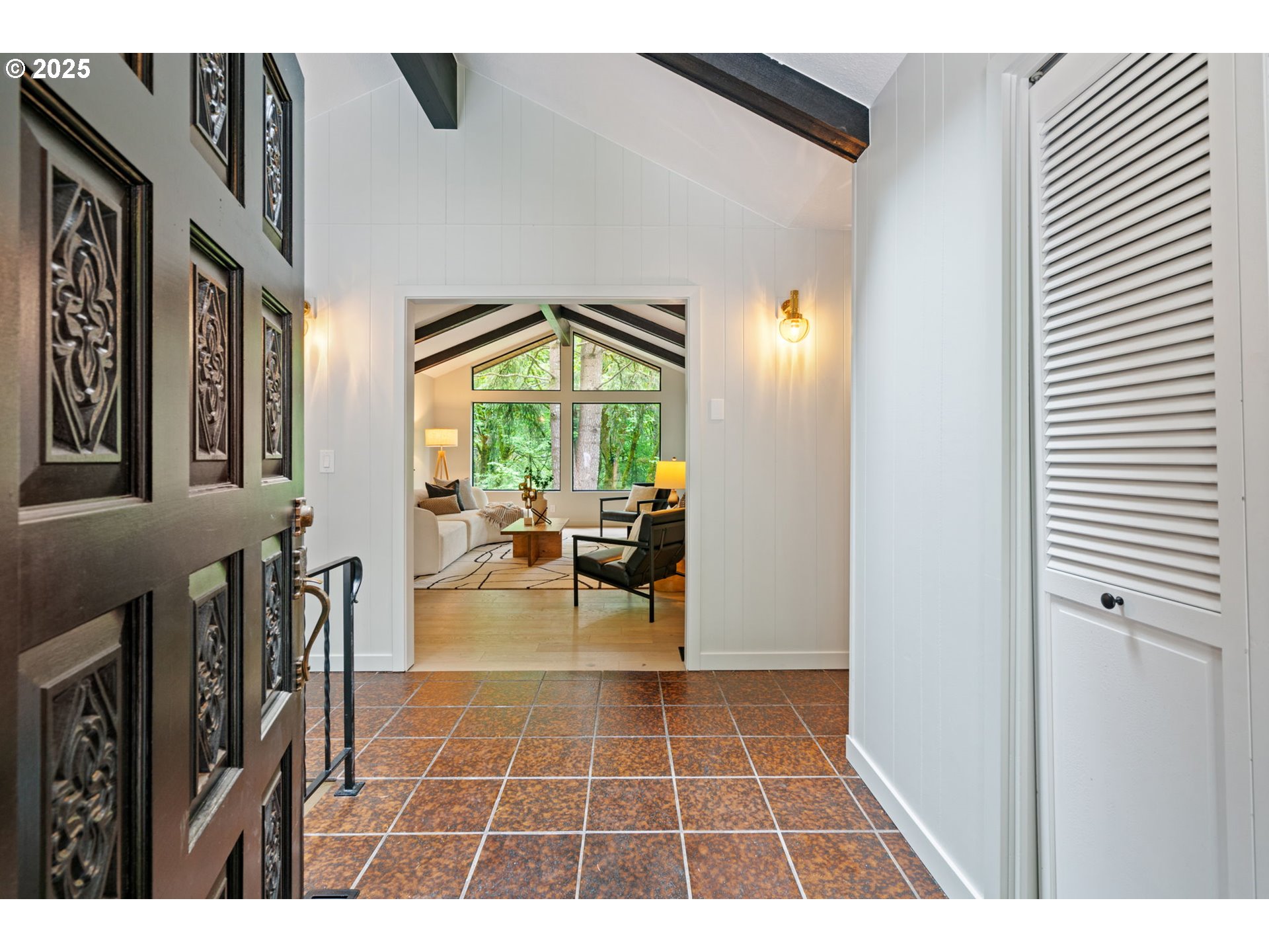 18 MONTICELLO DR