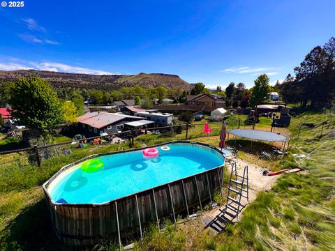858 E MAIN ST John Day OR 97845