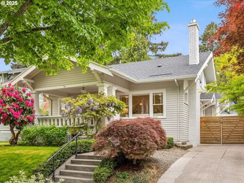2737 NE HANCOCK ST Portland OR 97212