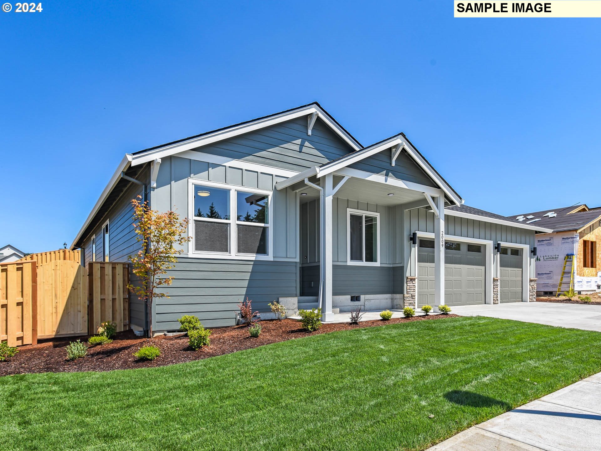 2038 E Otter LOOP