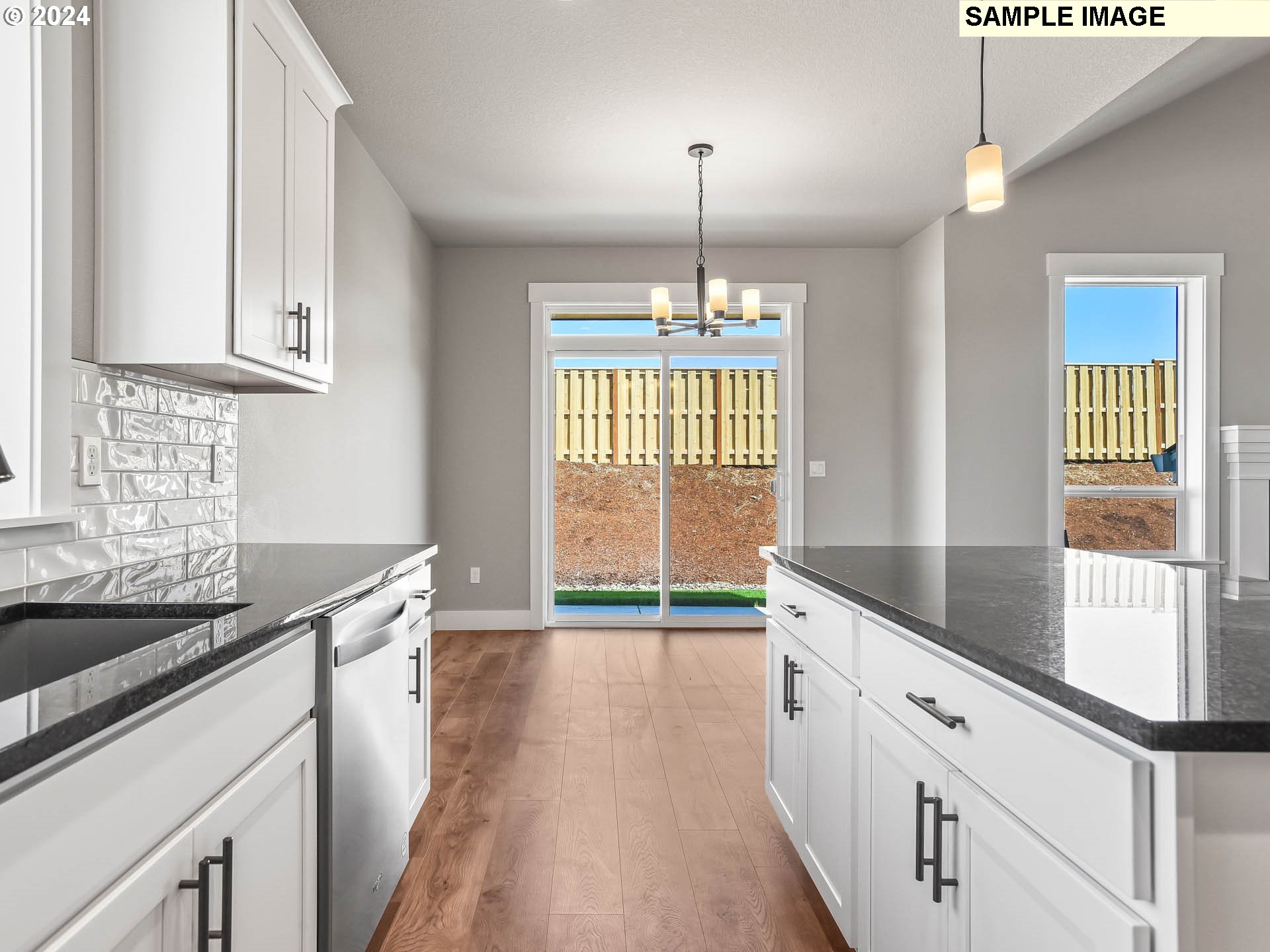 2038 E Otter LOOP