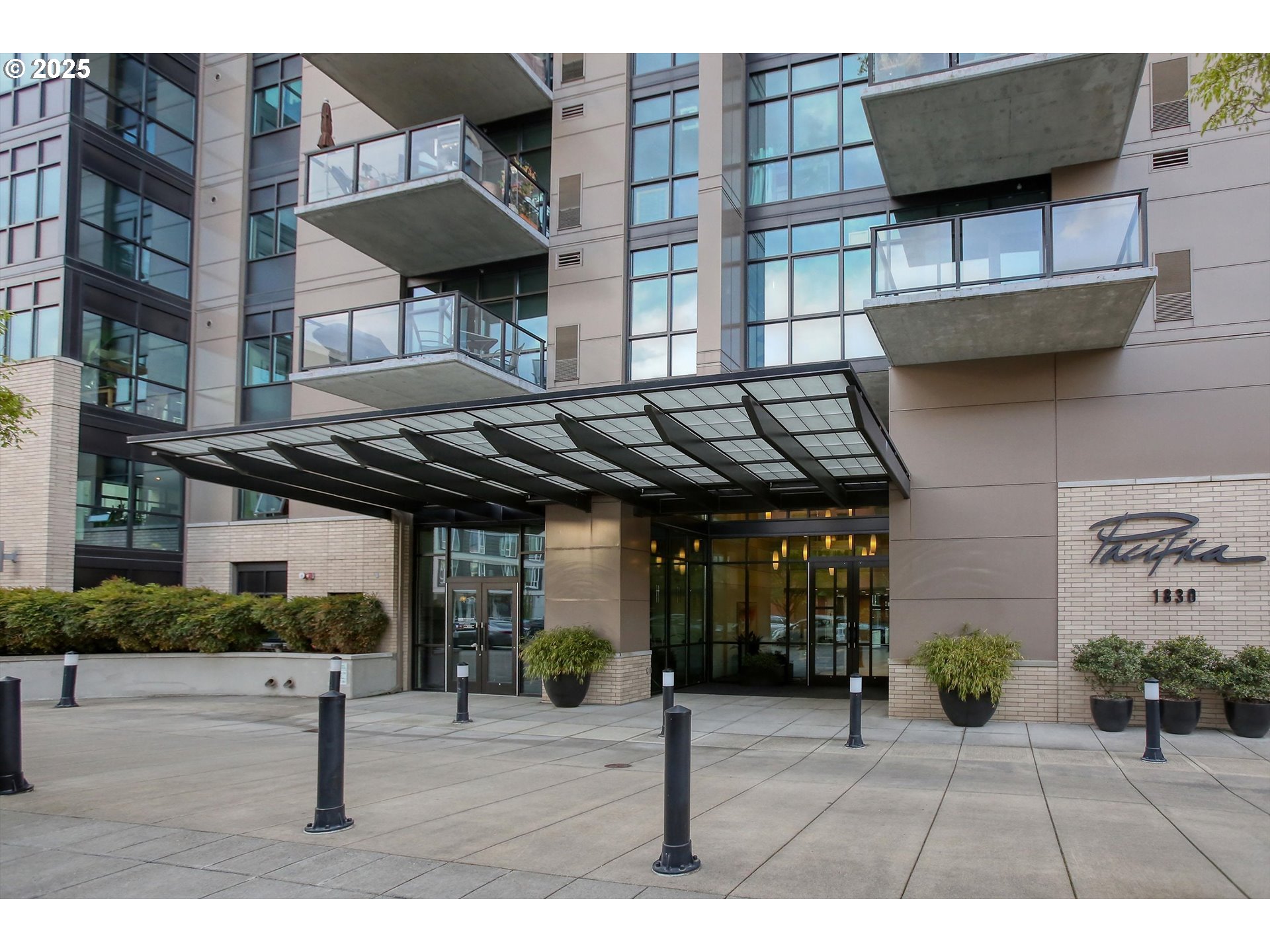 1830 NW RIVERSCAPE ST 405
