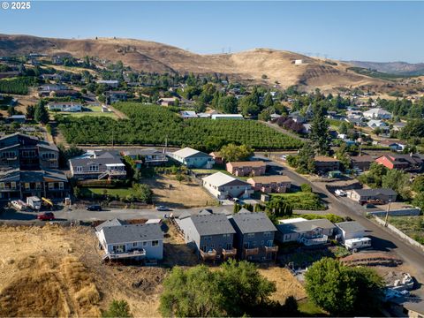 A home in The Dalles