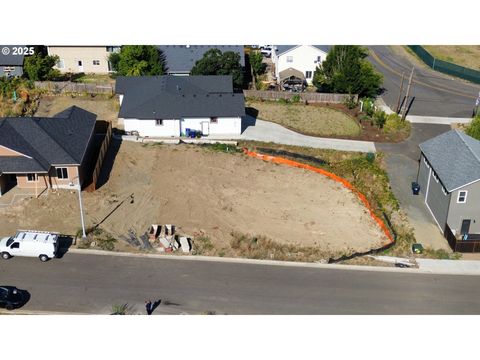 645 BOULDER LOOP Creswell OR 97426