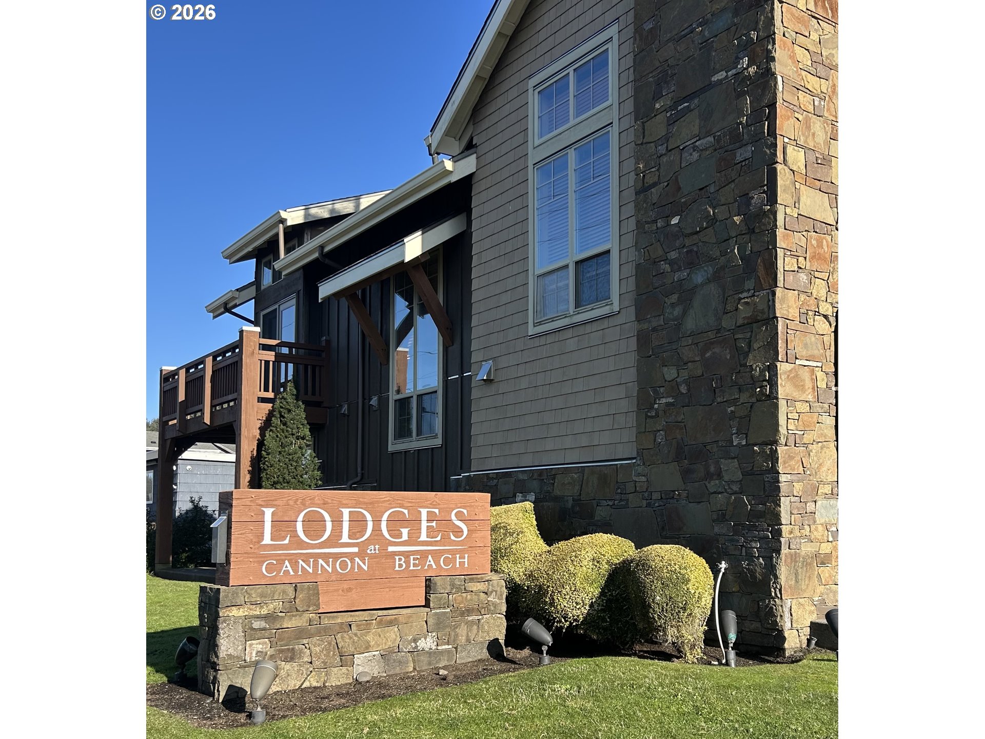 132 E SURFCREST AVE B2-K