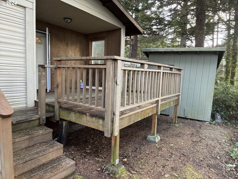 A home in Depoe Bay