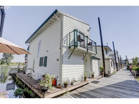 A home in Scappoose