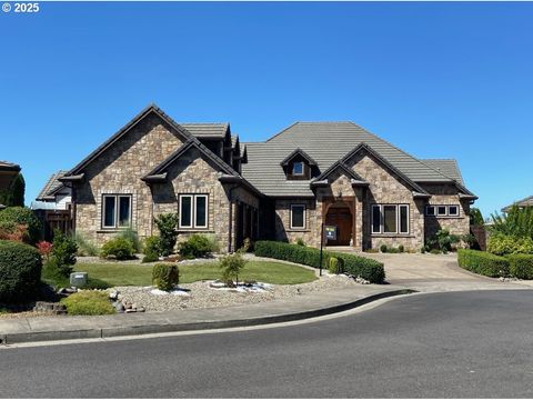 Photo of 625 St Andrews Loop, Creswell, OR 97426 (MLS # 781676650)