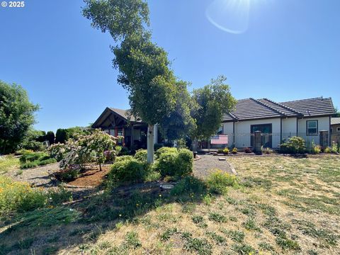 Tiny photo for 625 St Andrews Loop, Creswell, OR 97426 (MLS # 781676650)