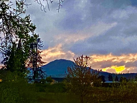 Tiny photo for 625 St Andrews Loop, Creswell, OR 97426 (MLS # 781676650)