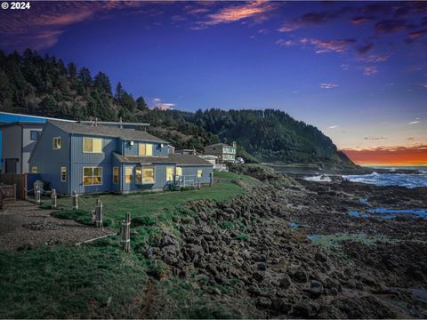 A home in Yachats