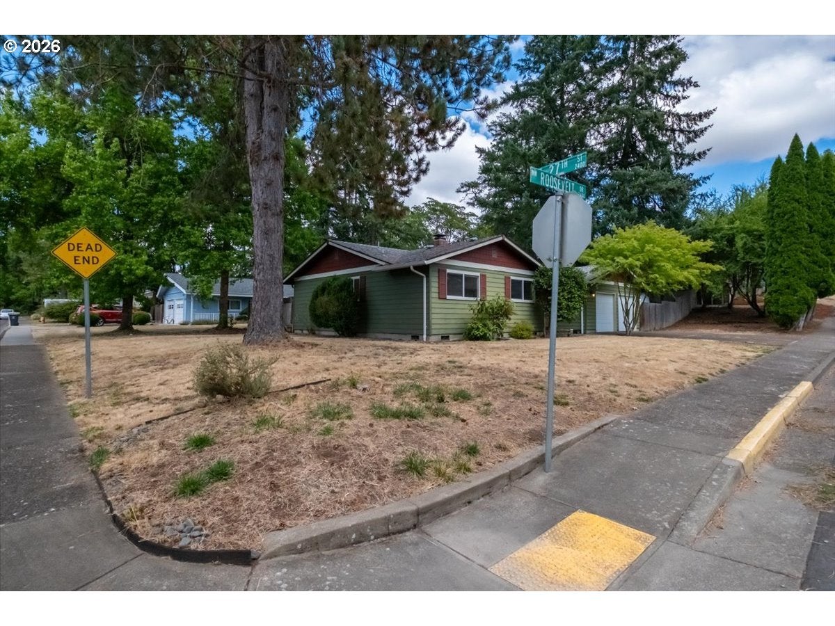 2695 NW ROOSEVELT DR