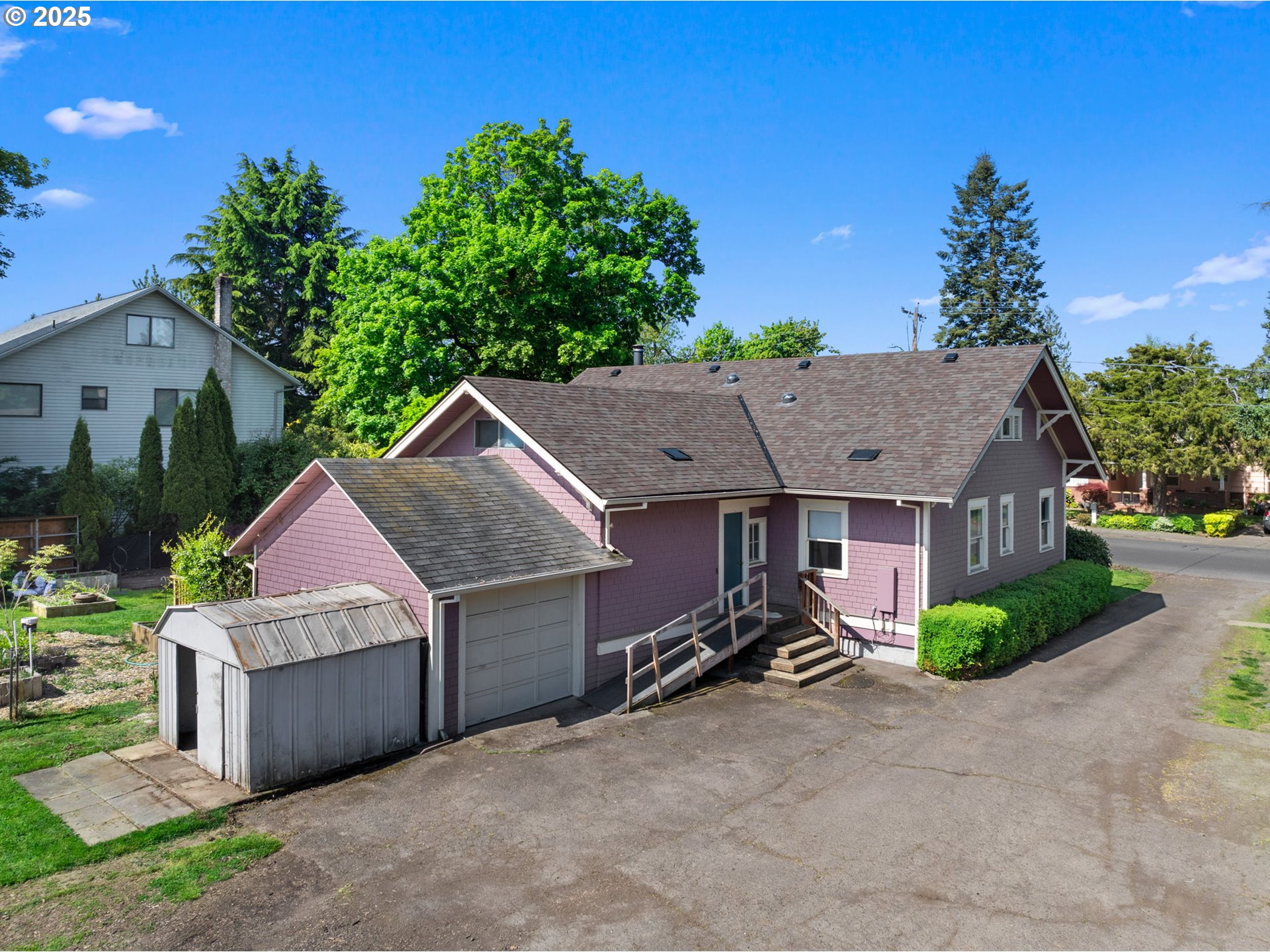 Woodburn, Oregon 97071, United States, 4 Bedrooms Bedrooms, ,2 BathroomsBathrooms,Residential,Active,128485