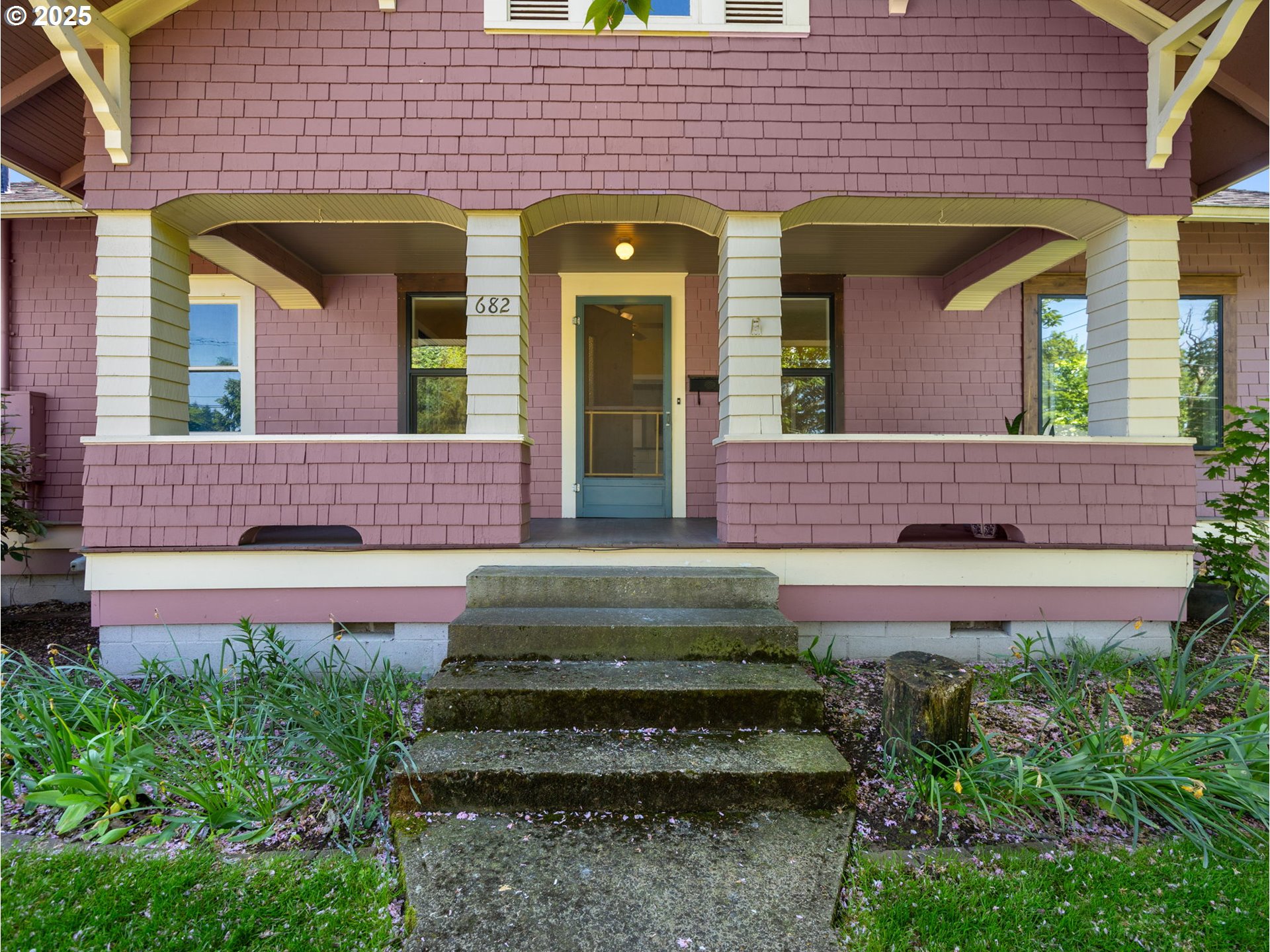 Woodburn, Oregon 97071, United States, 4 Bedrooms Bedrooms, ,2 BathroomsBathrooms,Residential,Active,128485