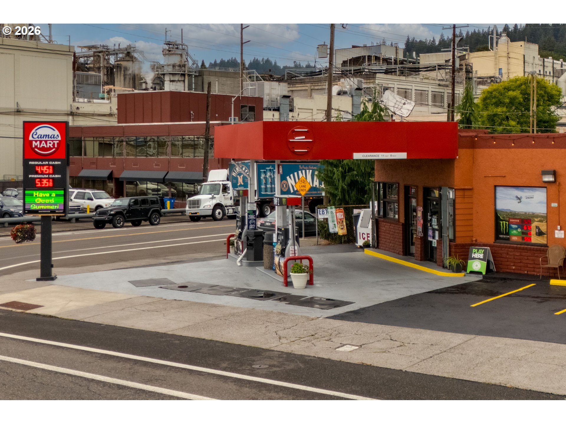 207 NE 3RD AVE