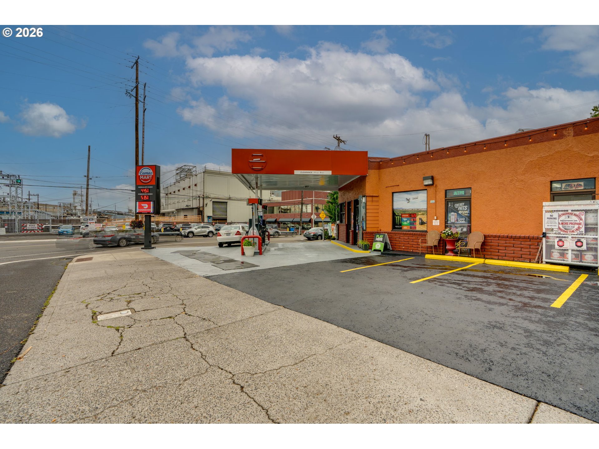 207 NE 3RD AVE