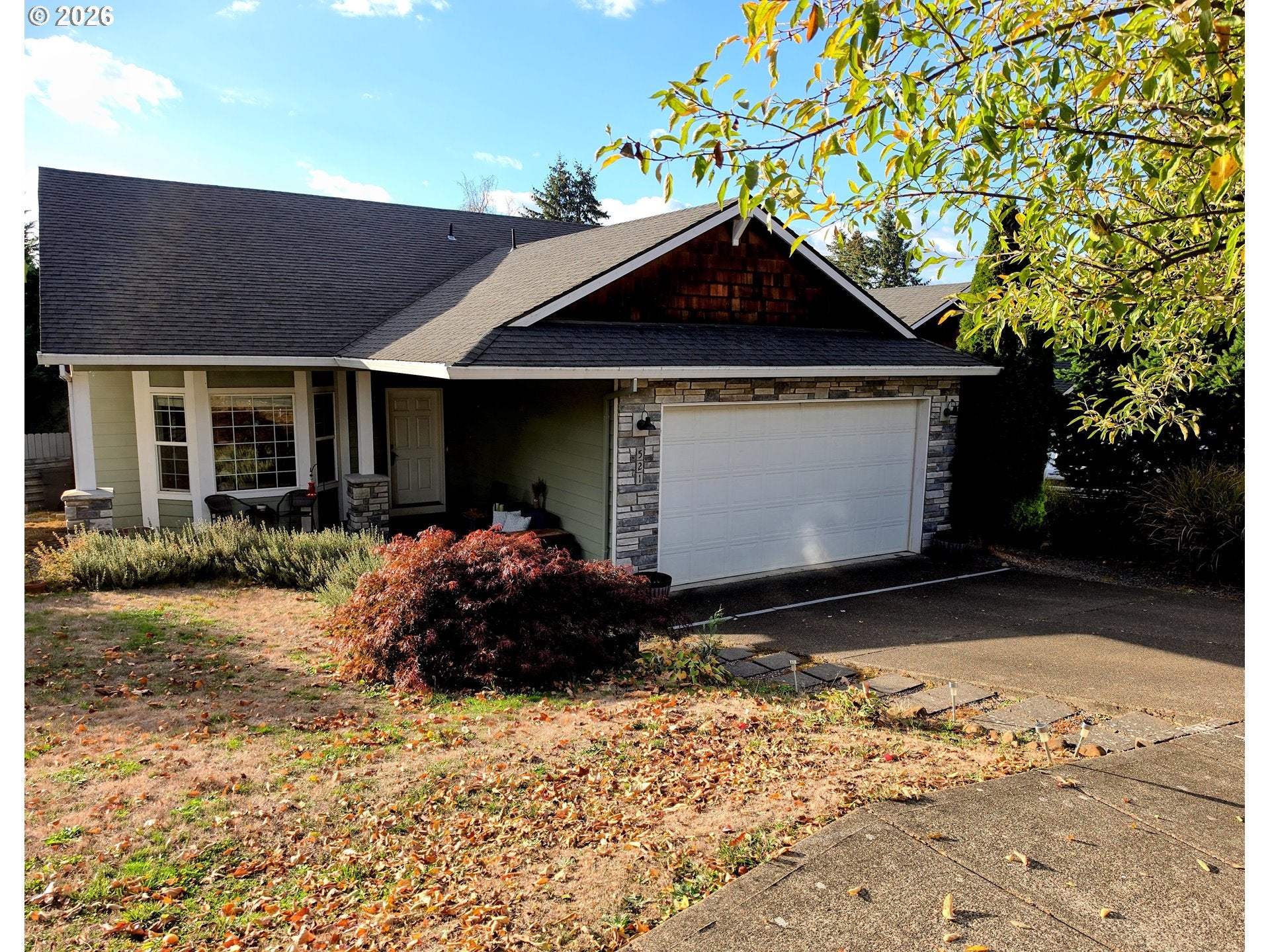 521 NE CADEN CT