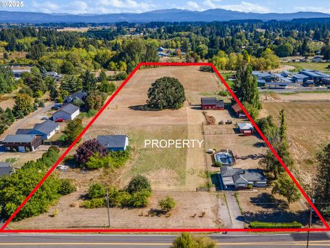 Photo of 16115 NE 50th Ave, Vancouver, WA 98686 (MLS # 194921066)