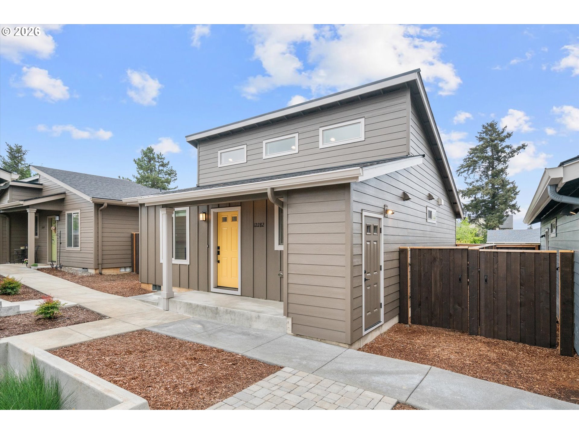 12282 Meadowlawn DR