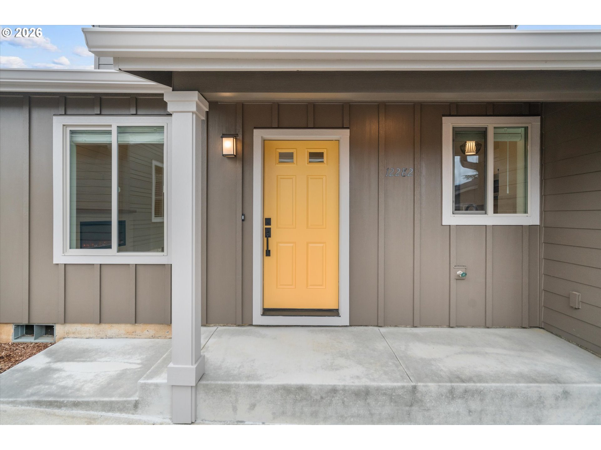12282 Meadowlawn DR