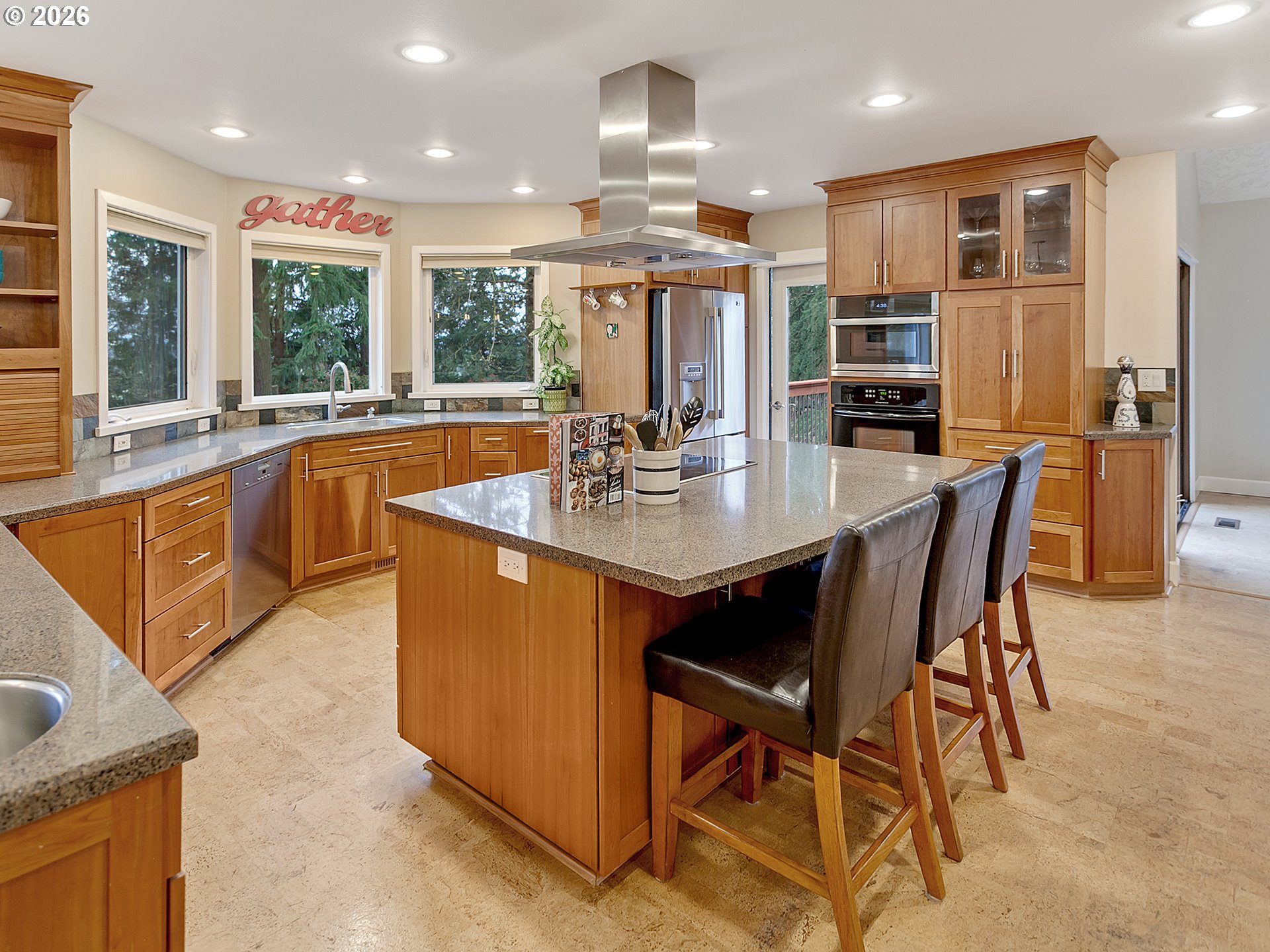 22790 OREGON CITY LOOP