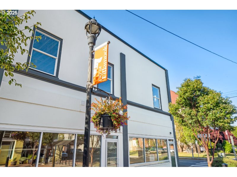 Tillamook, Oregon 97141, United States, ,Residential,Active,211418