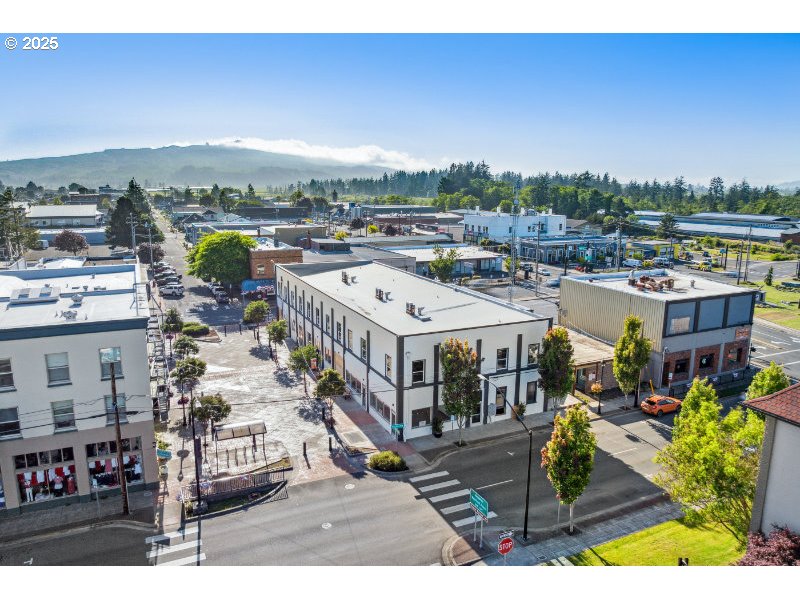 Tillamook, Oregon 97141, United States, ,Residential,Active,211418