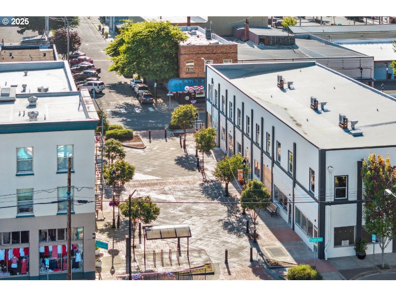 Tillamook, Oregon 97141, United States, ,Residential,Active,211418