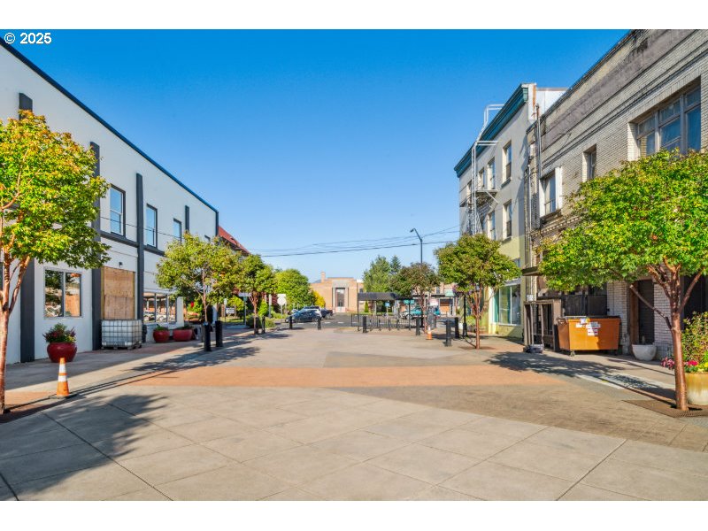 Tillamook, Oregon 97141, United States, ,Residential,Active,211418