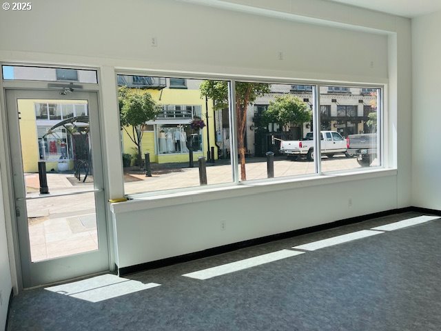 Tillamook, Oregon 97141, United States, ,Residential,Active,211418