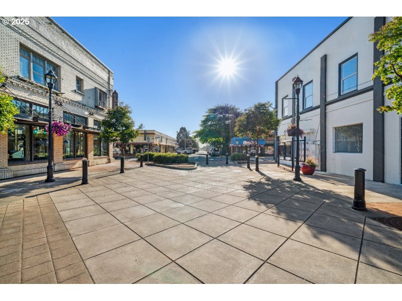 Tillamook, Oregon 97141, United States, ,Residential,Active,211418