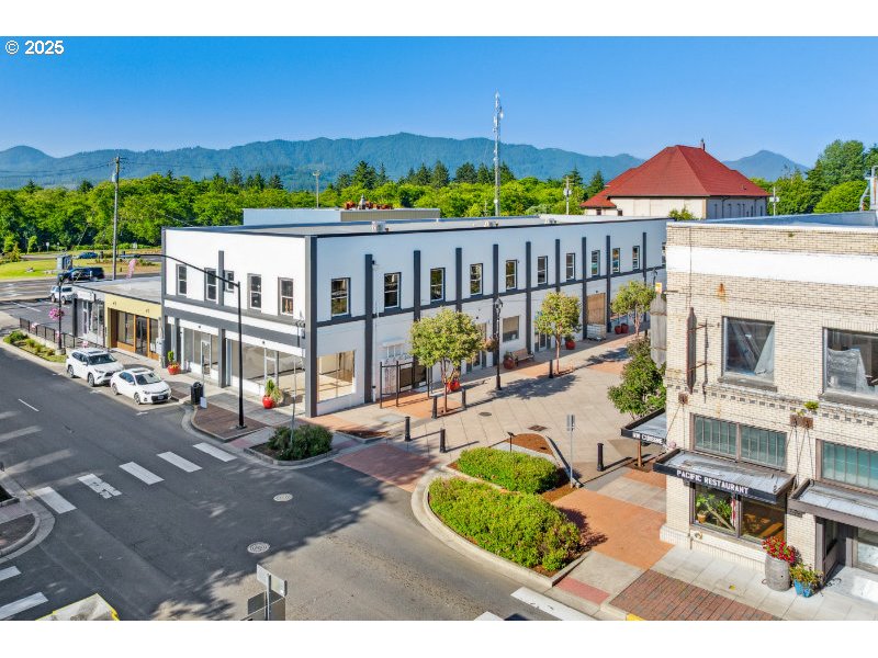 Tillamook, Oregon 97141, United States, ,Residential,Active,211418