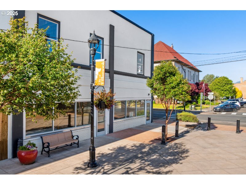 Tillamook, Oregon 97141, United States, ,Residential,Active,211418