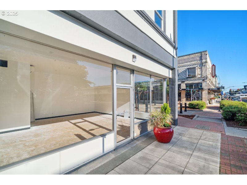 Tillamook, Oregon 97141, United States, ,Residential,Active,211418