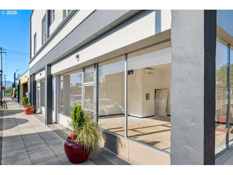 Tillamook, Oregon 97141, United States, ,Residential,Active,211418