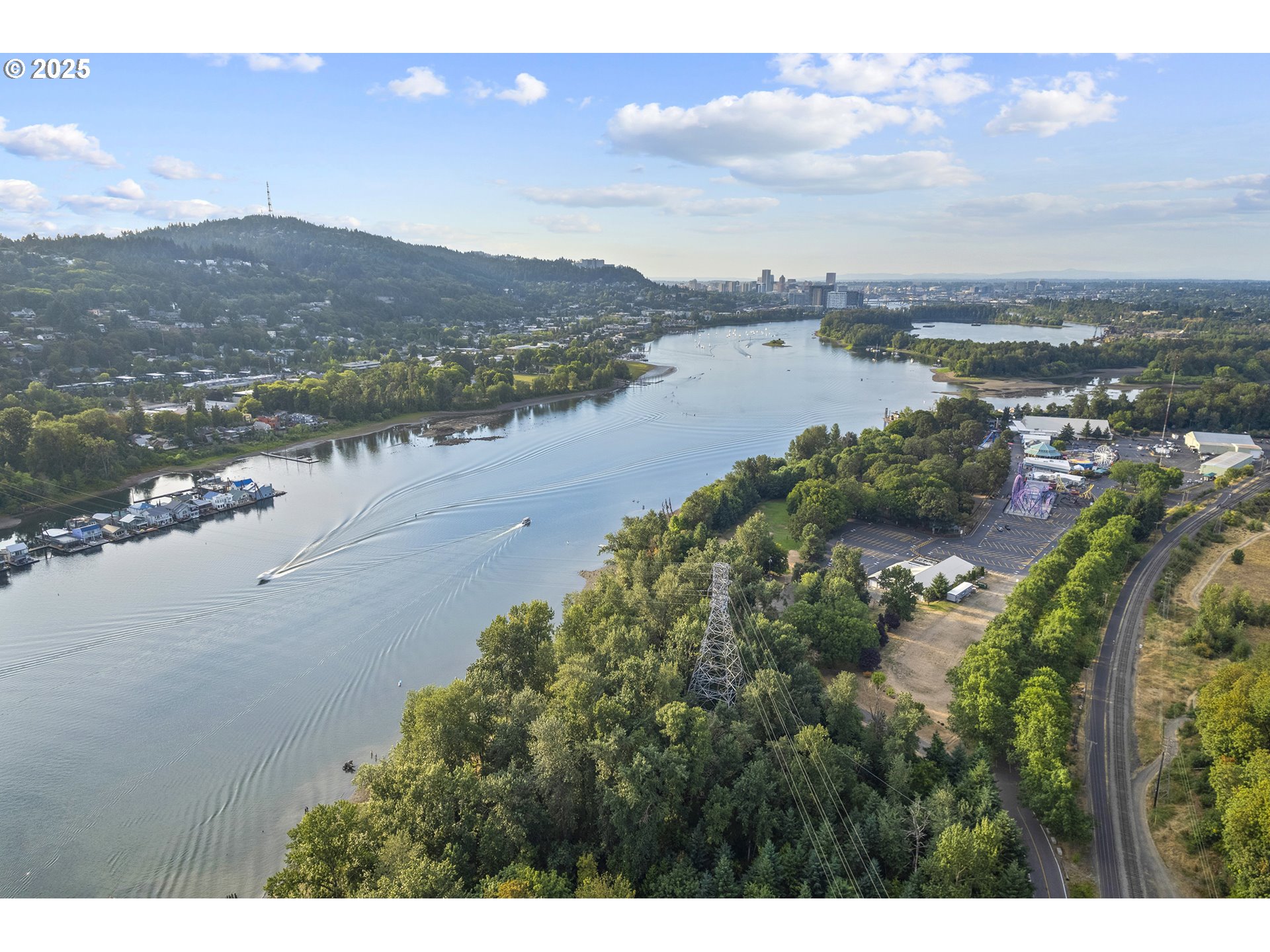 196 SE Spokane st 110
