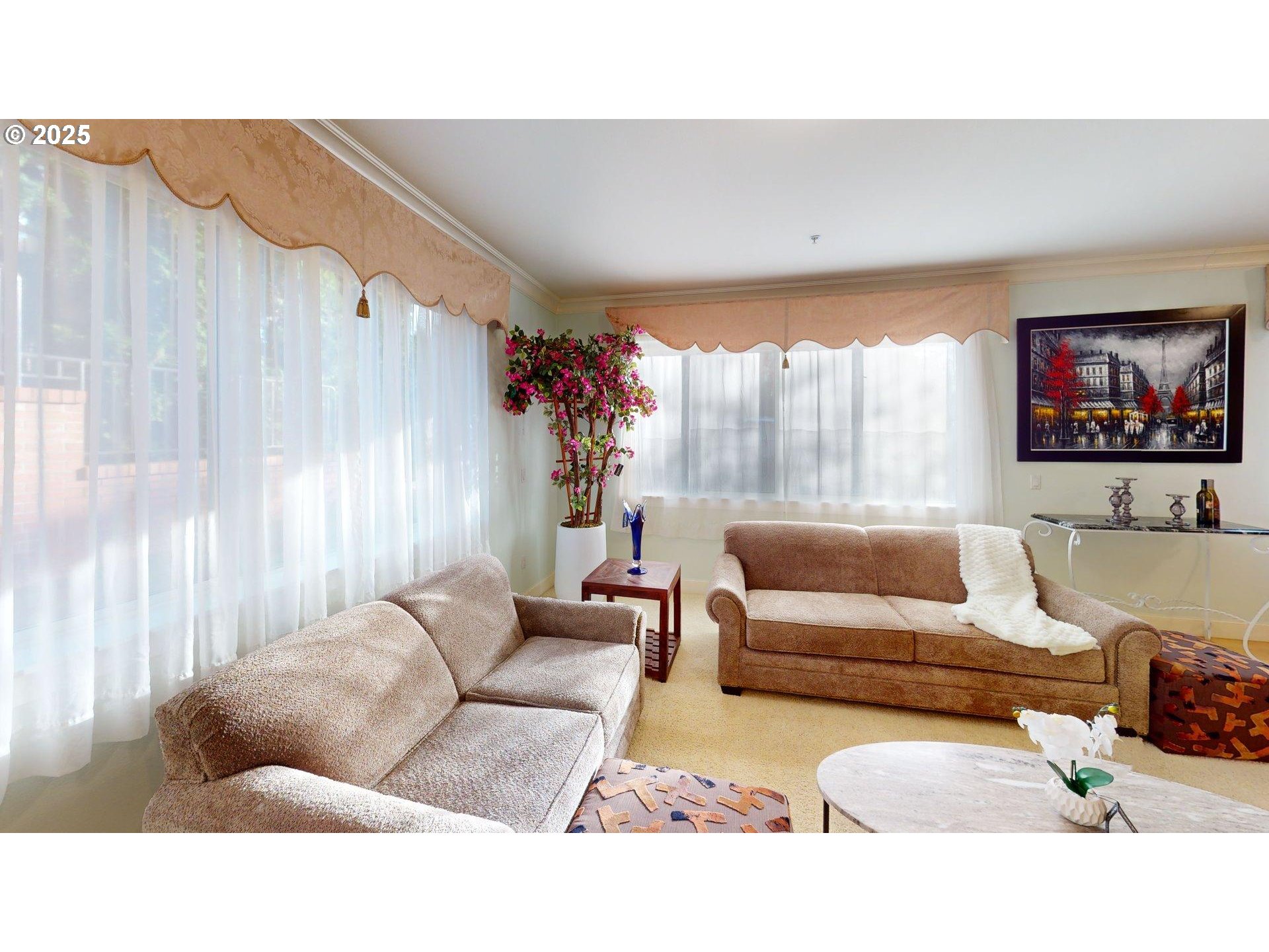 196 SE Spokane st 110