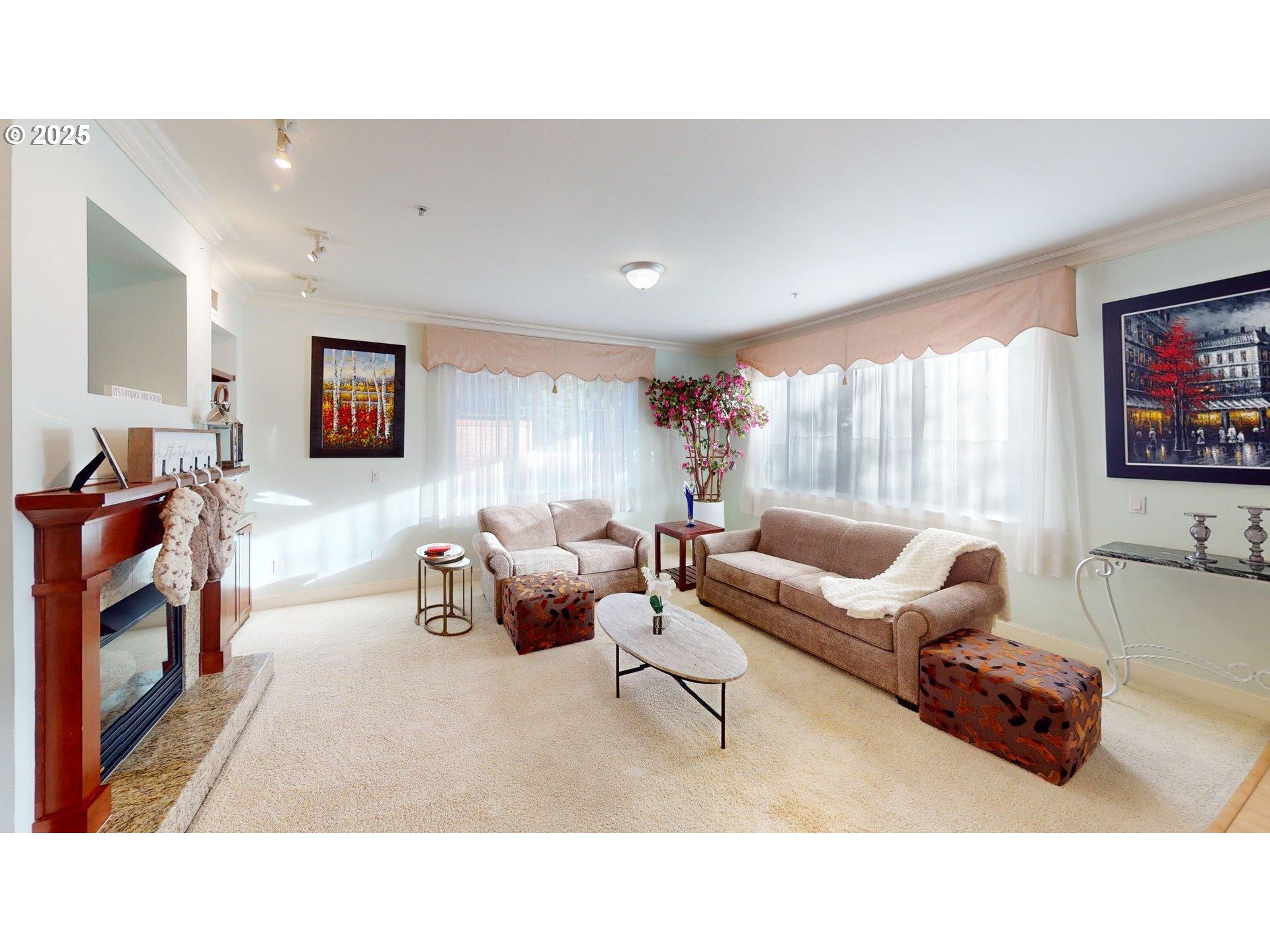 196 SE Spokane st 110