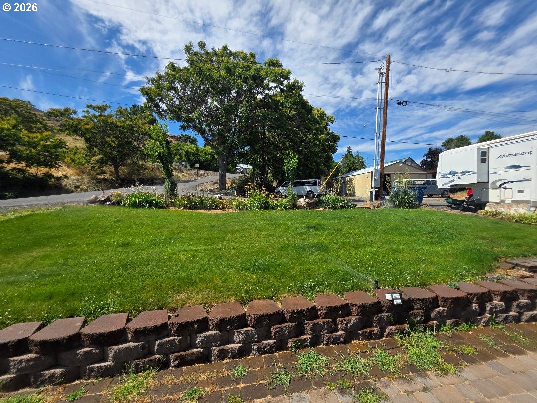 624 DUFUR AVE